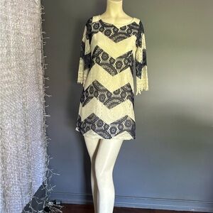 Elegant Lace Dress in Navy and Cream